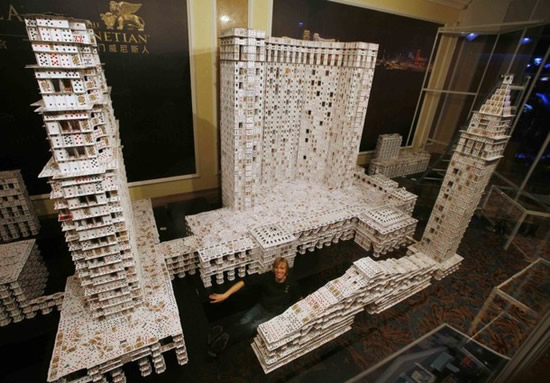 Самый большой карточный дом