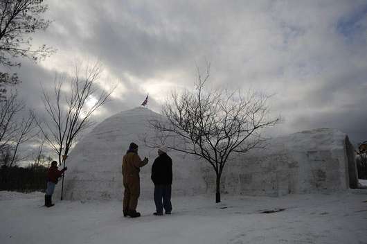 самое большое Б игло на планете на Земле