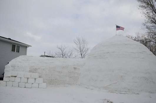 самое большое Б игло в мире
