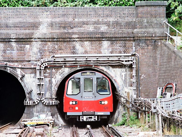 Первое метро